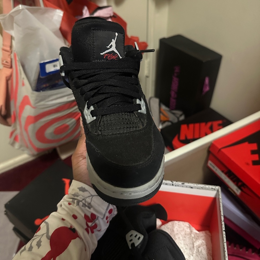 Jordan 4 Retro Military Black - Picture 3 of 8
